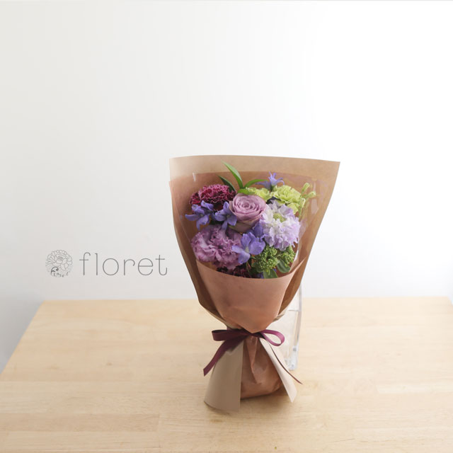 コンパクトな花束（お任せ紫色系）サンプル画像B