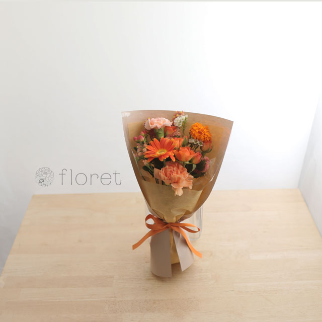 コンパクトな花束（お任せオレンジ系）サンプル画像F
