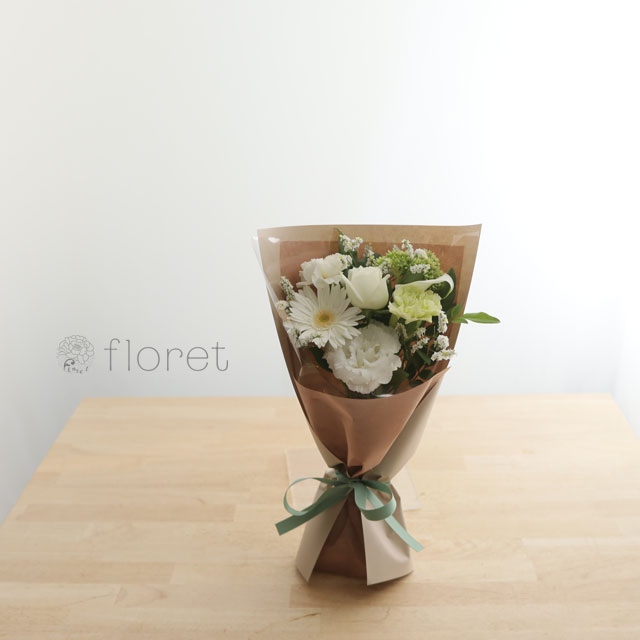 コンパクトな花束（お任せ白系）サンプル画像F