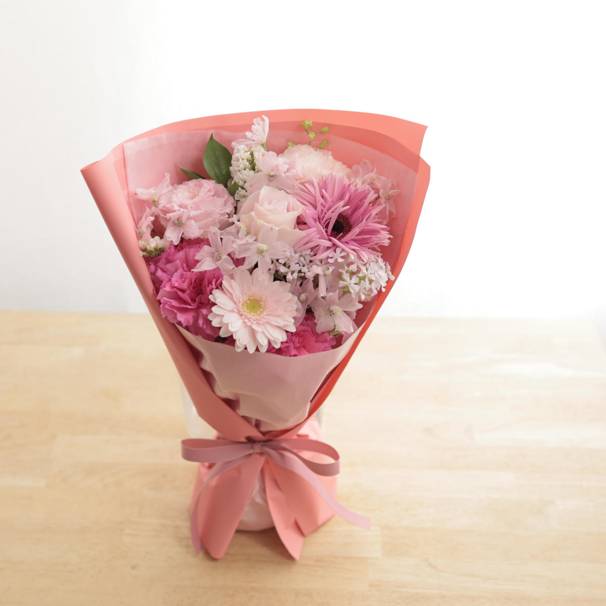 ピンク色の花束　サンプル画像C