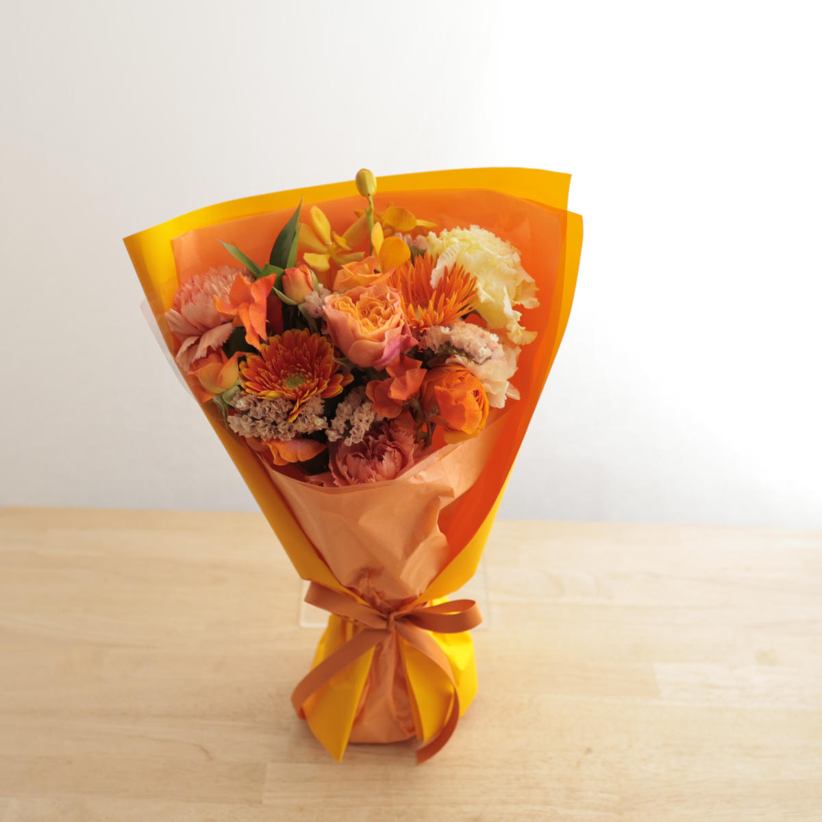 オレンジ色の花束　サンプル画像C