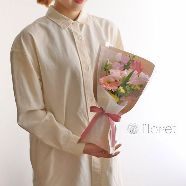 春のコンパクトな花束